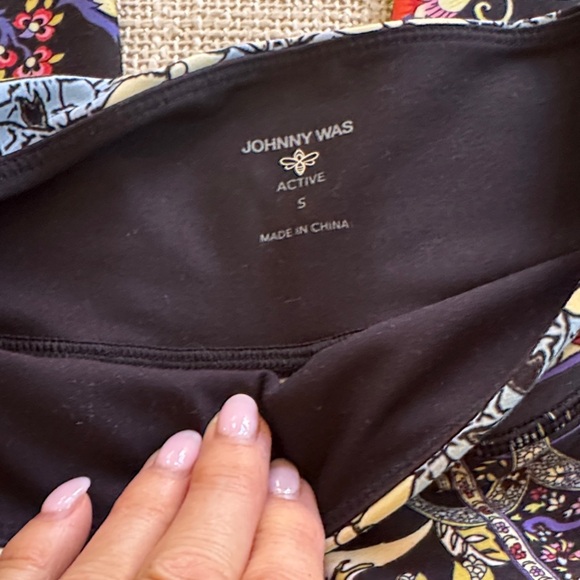 Johnny Was Black Floral Butterfly Skinny Leggings - Picture 2 of 7